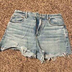 AMERICAN EAGLE HIGHEST RISE BOYFRIEND SHORTS - size 8